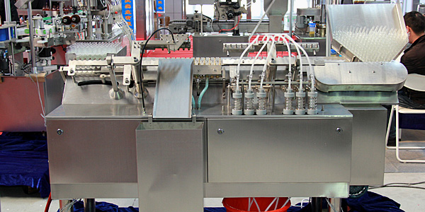 www.Minipress.ru Equipment for filling liquids in glass vials with sealing