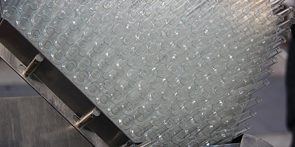 www.Minipress.ru Equipamentos para postos de líquidos em frascos de vidro com vedação