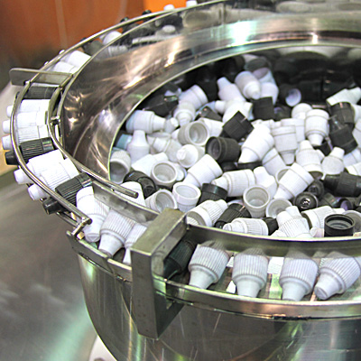 Equipment for filling of liquids and capping bottles and vials in Russia www.Minipress.ru