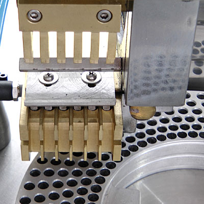 Automatic Capsule Filling Machine www.Minipress.ru