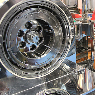 Grinders, crushers and mills for grinding raw materials in the pharmaceutical industry www.Minipress.ru