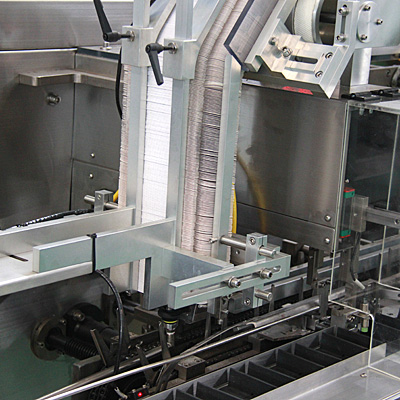 Mesin pembungkusan kadbod automatik www.Minipress.ru