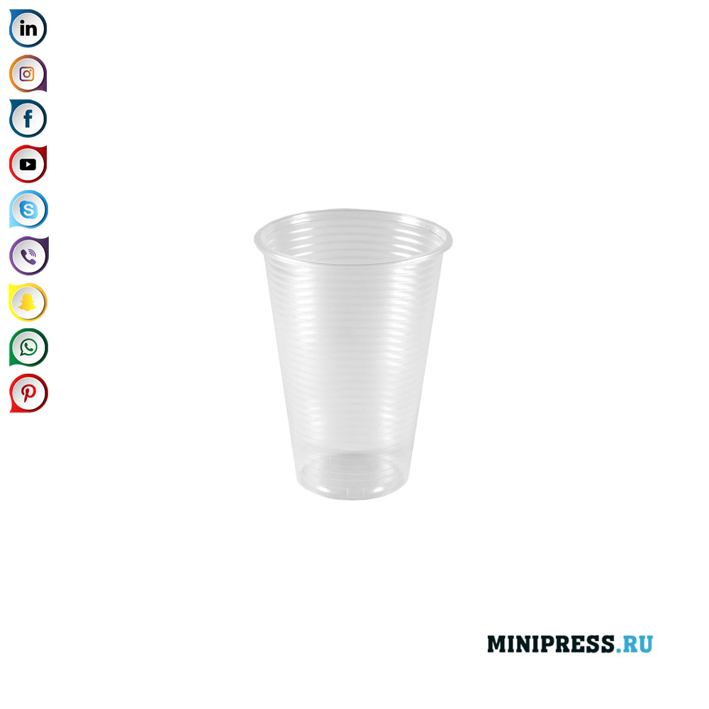 Oblikovana plastična čaša