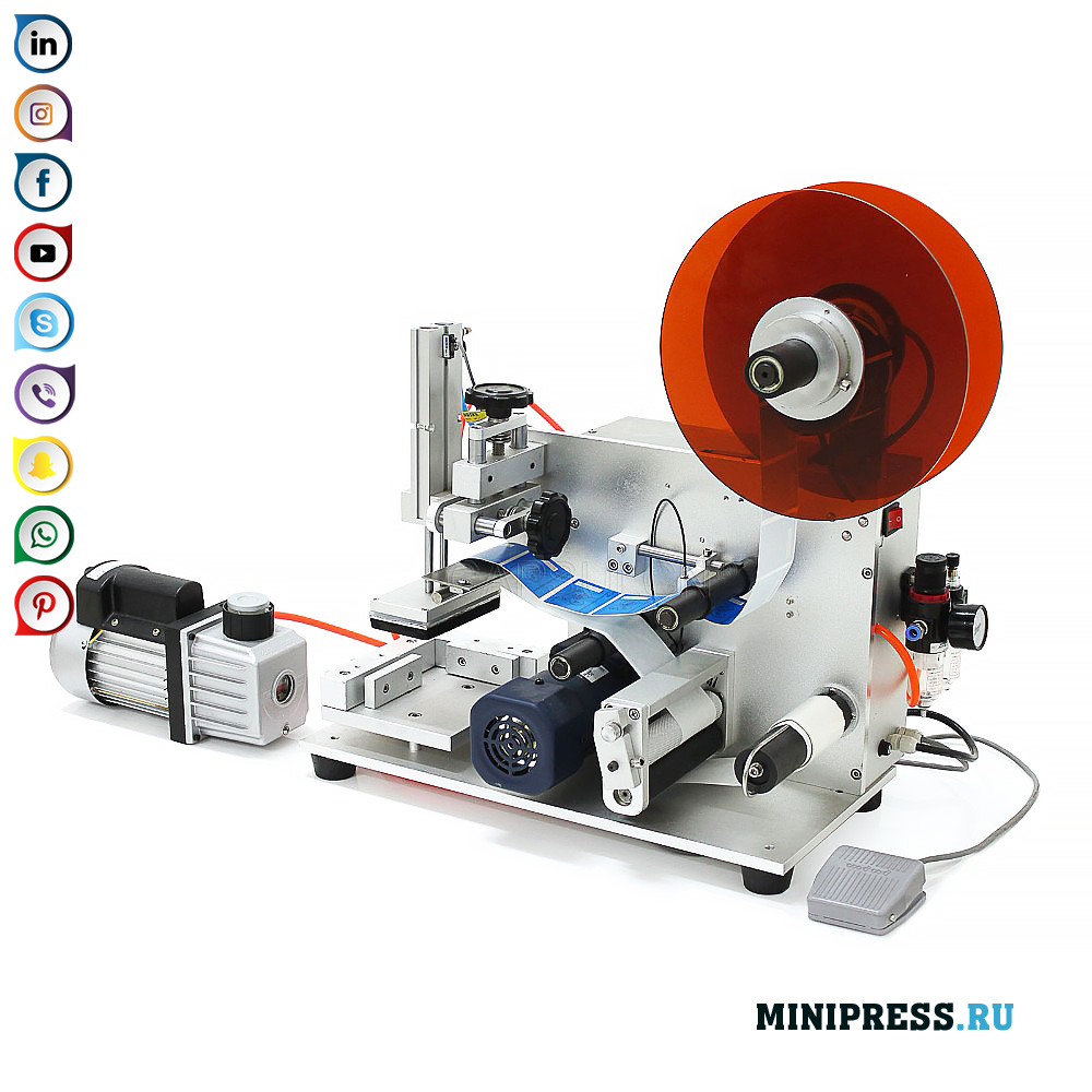 在药品盒上粘贴自粘标签的设备