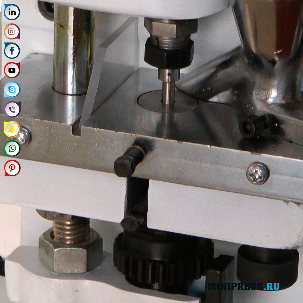 Laboratorní automatický tablet