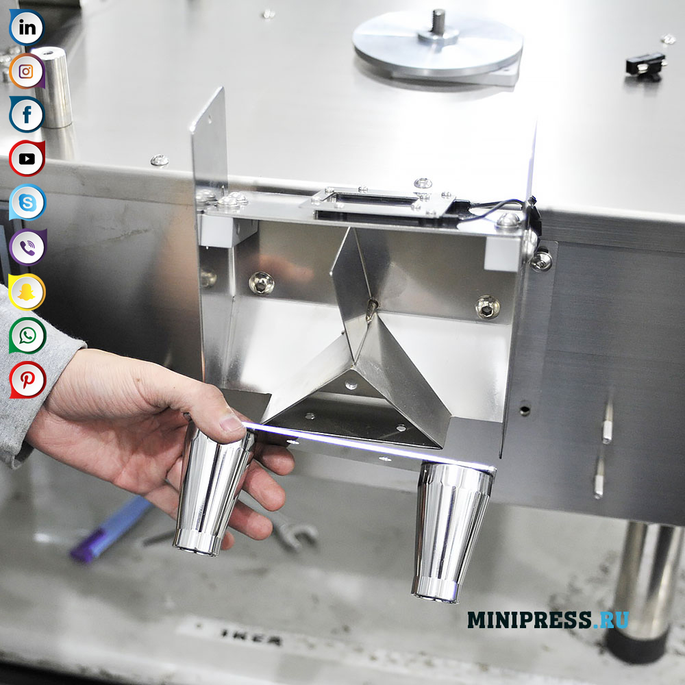 錠剤とカプセルをカウントおよび充填するための医薬品機器