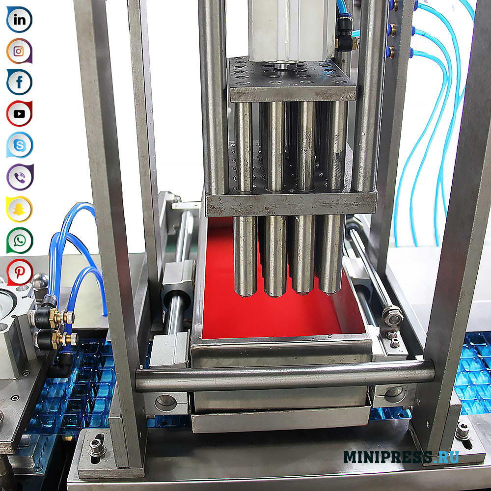 Utstyr for å fylle og pakke blodorm i blemmer