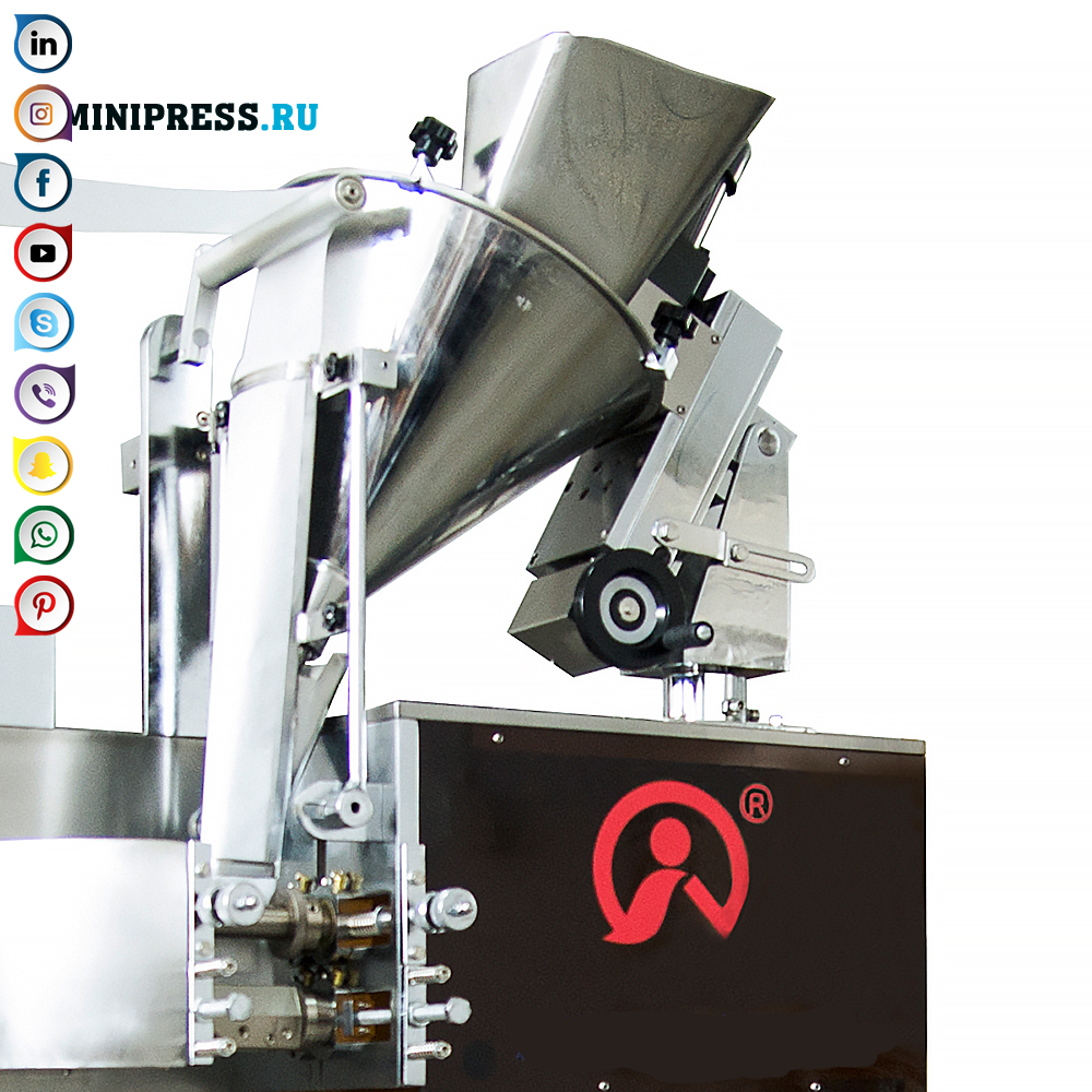 Thiết bị đóng gói và đóng gói túi trà trong một phong bì